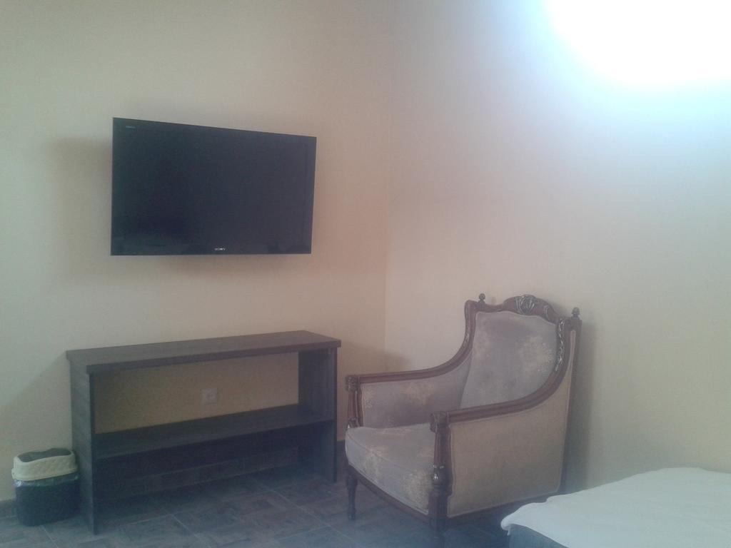 Maxim Mini Hotel Batumi Ruang foto