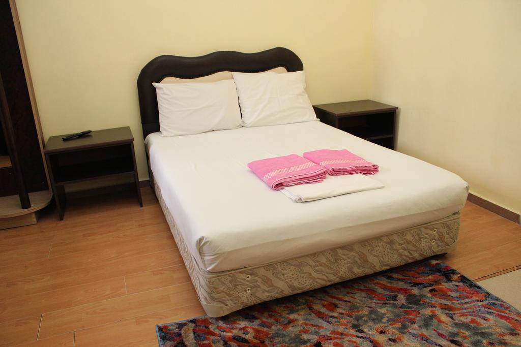 Maxim Mini Hotel Batumi Bagian luar foto
