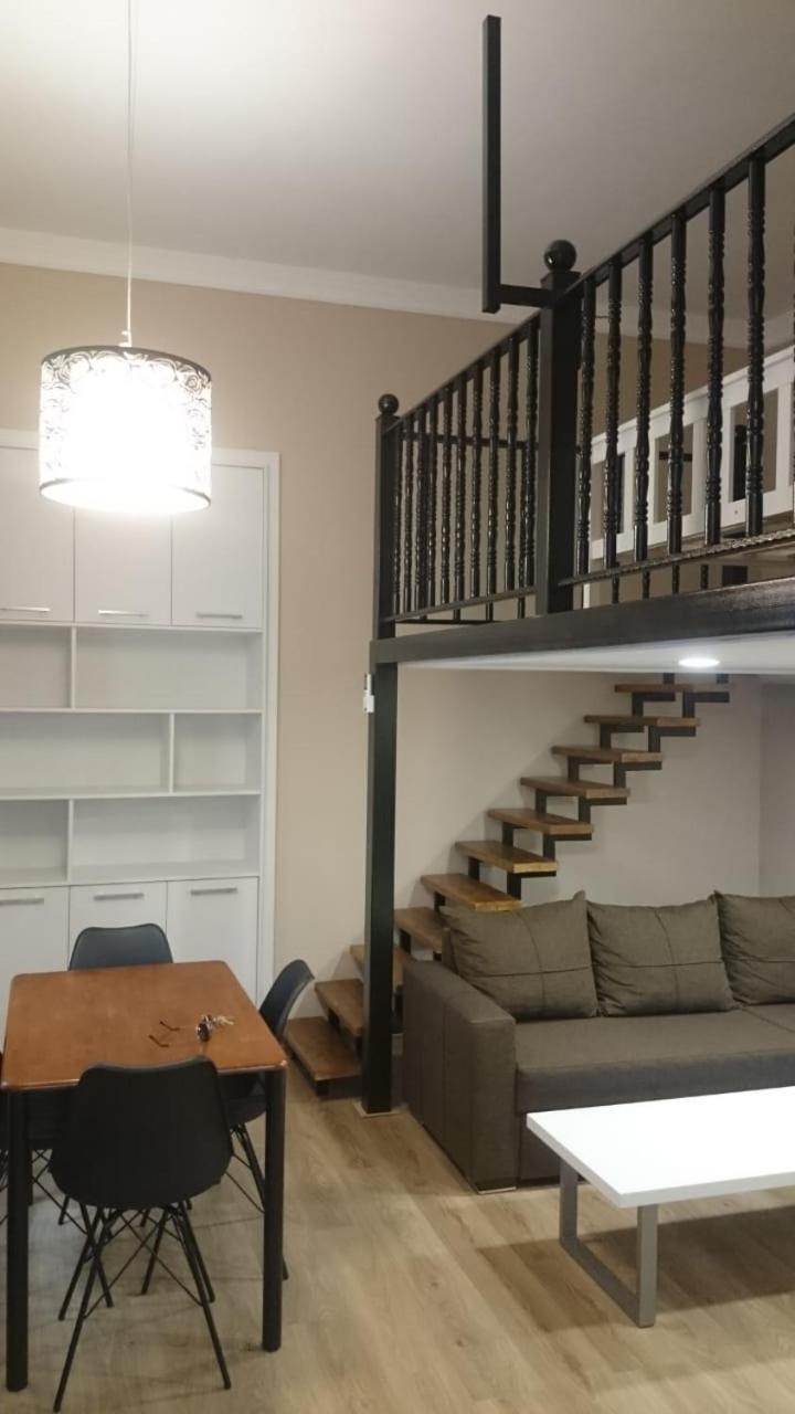 Maxim Mini Hotel Batumi Bagian luar foto
